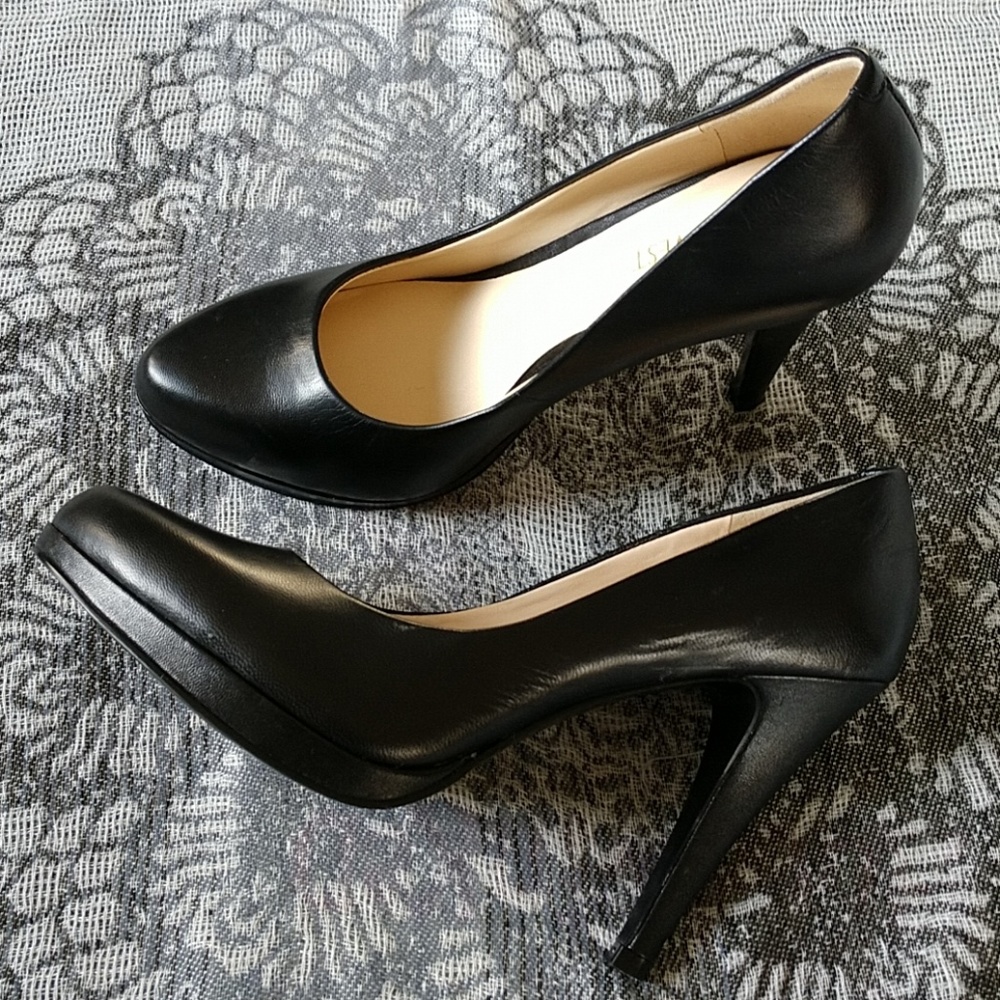 Nine West Black Leather Heels